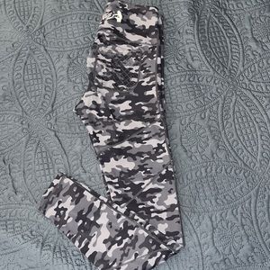 Fit Booty workout leggings women’s size Large